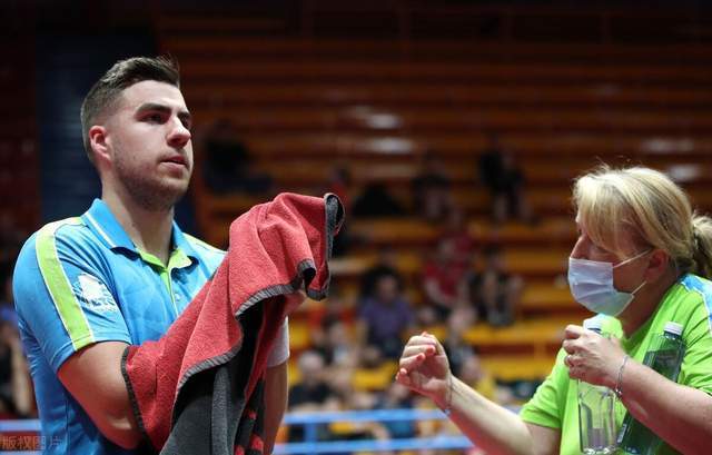 站位被屡屡 站位被屡屡